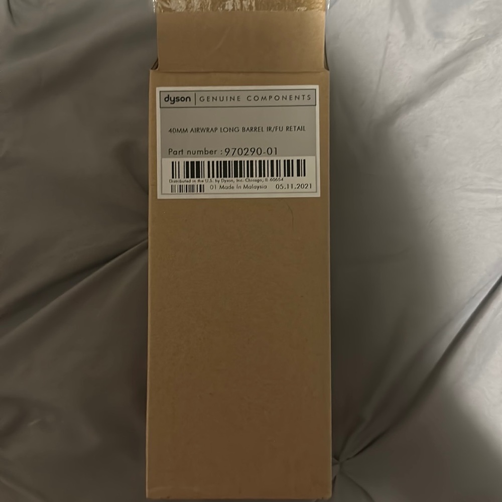 Brand new Dyson Airwrap complete long barrels 1.6